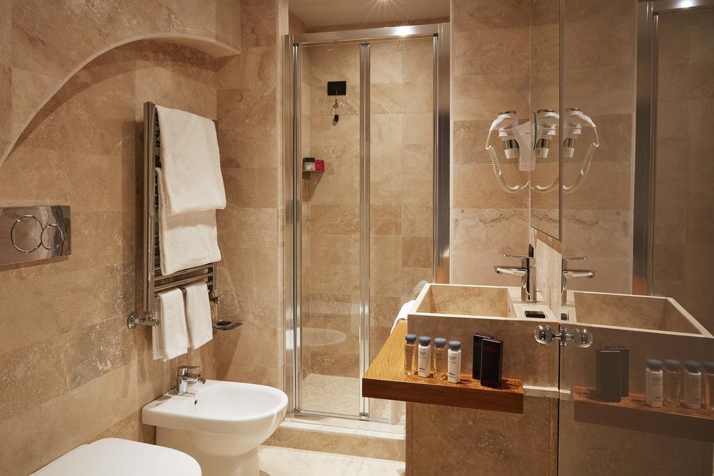 The Code Hotel Rome Bilik gambar